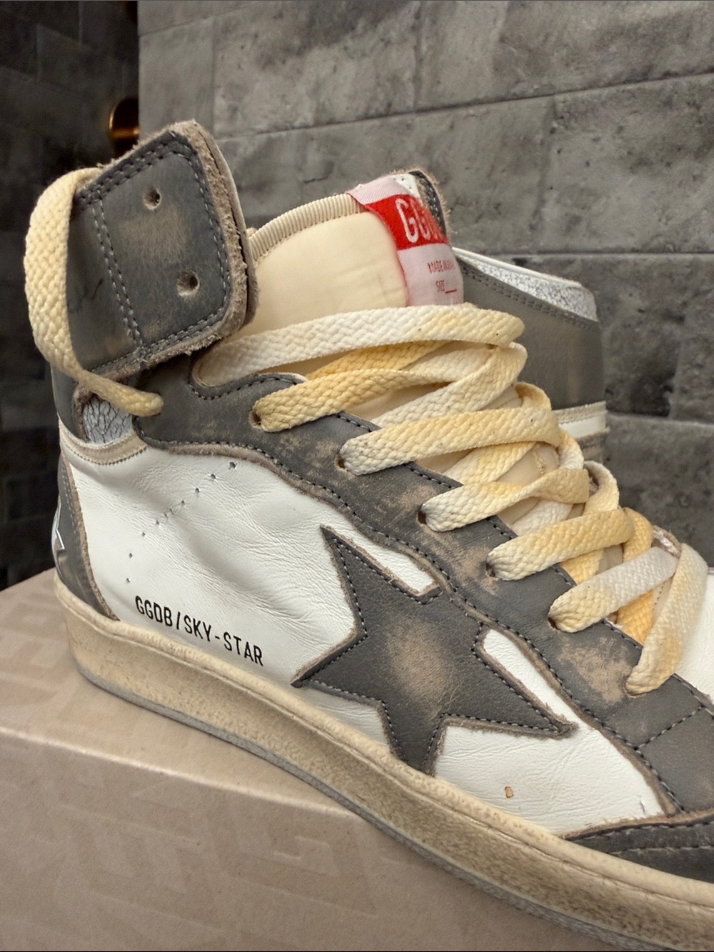 Golden Goose Mens Sky Star High-Top Sneakers in White, Gray & Cream - Picture 5 of 16